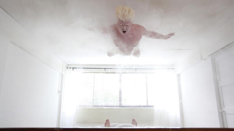 何子彦以多元艺术作品《无知的云朵》代表新加坡参加2011年威尼斯双年展。（受访者提供）