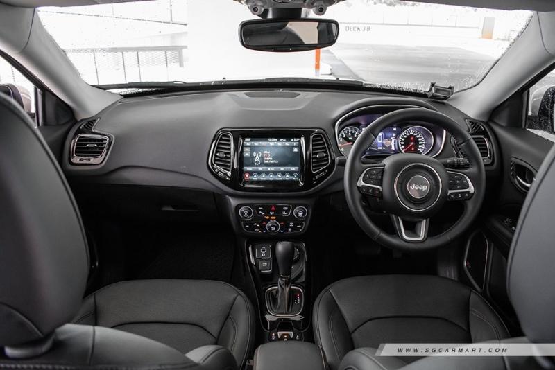 车厢空间宽敞,走比较传统和保守风格。