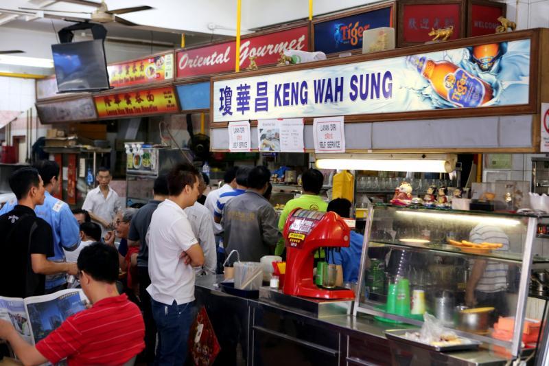 琼华昌餐室的顾客除了本地消费者还有游客。