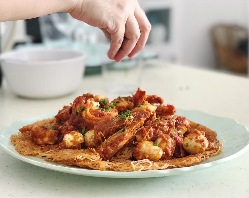 脆米暹配虾和参峇鹌鹑蛋是肥福Fatfuku招牌菜。