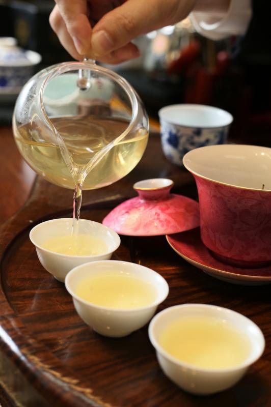 茶作为一种精神文明是从品茗开始。(摄/龙国雄)