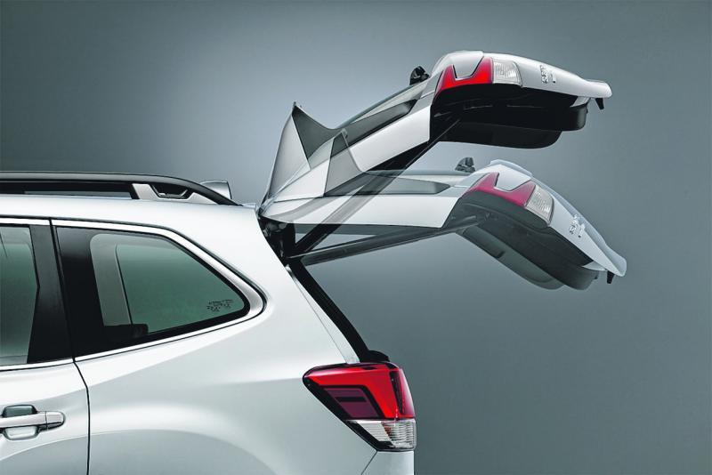 之前只有Forester XT版配备电动尾门，现在所有Forester版都装上此门，尾门开启高度可调节。 