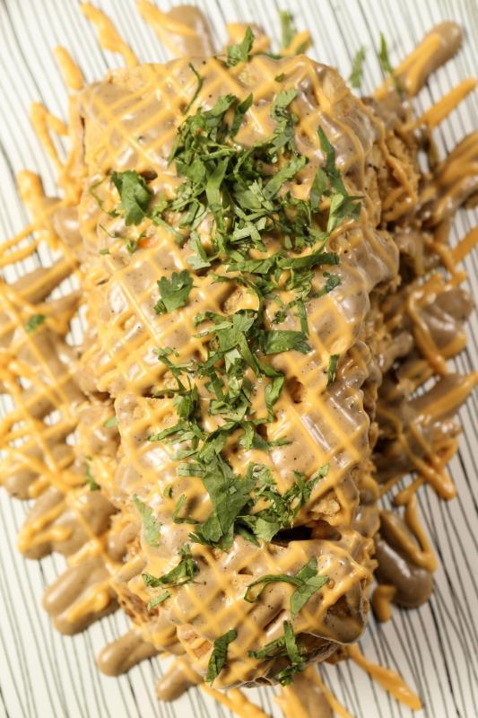 “豪华”版的马来夹料面包Roti John搭配龙虾肉。