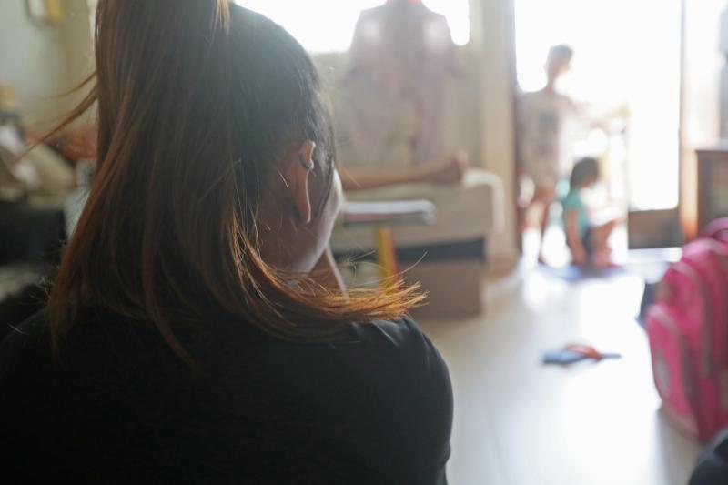 诗慧认为离开施暴的丈夫,她和孩子就是完整的家庭。(吴伟国摄)