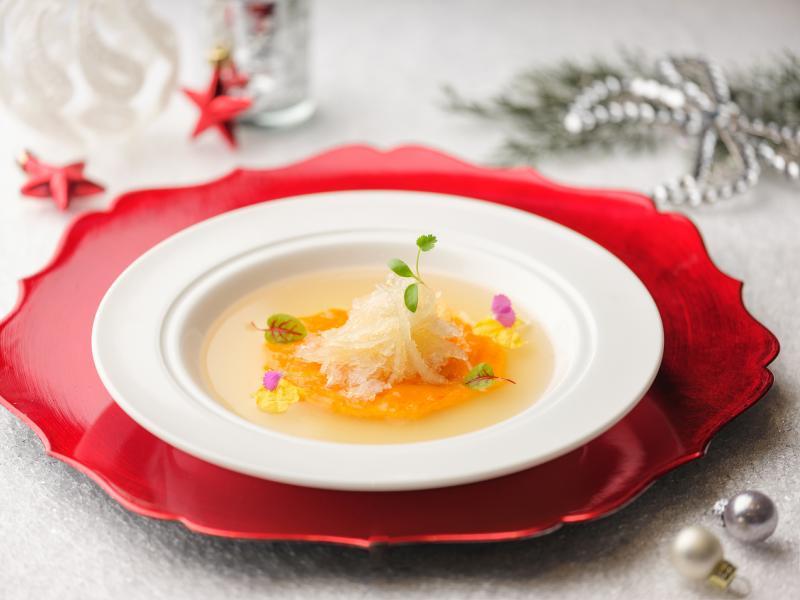 中餐馆的太极烩燕窝。