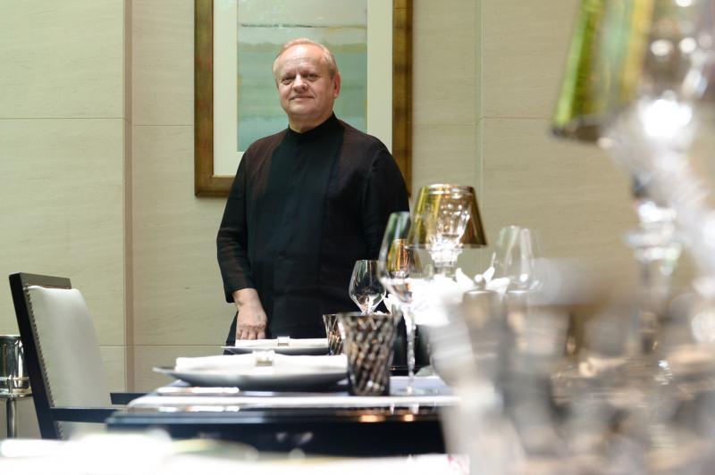 今年8月因病逝世的法国名厨侯布雄，曾在新加坡开设两间精致餐馆。（档案照）