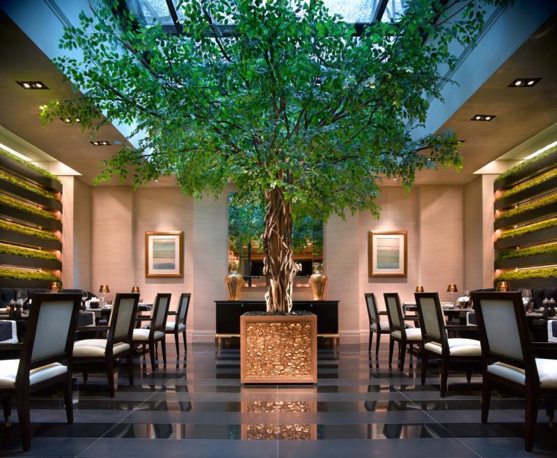 曾是本地唯一米其林三星餐馆Joel Robuchon，今年年中结业。（档案照）