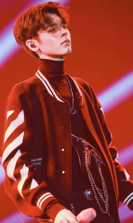 kristian_kostov_shi_ben_ji_de_wei_yi_wai_guo_ge_shou_.__Medium.jpg