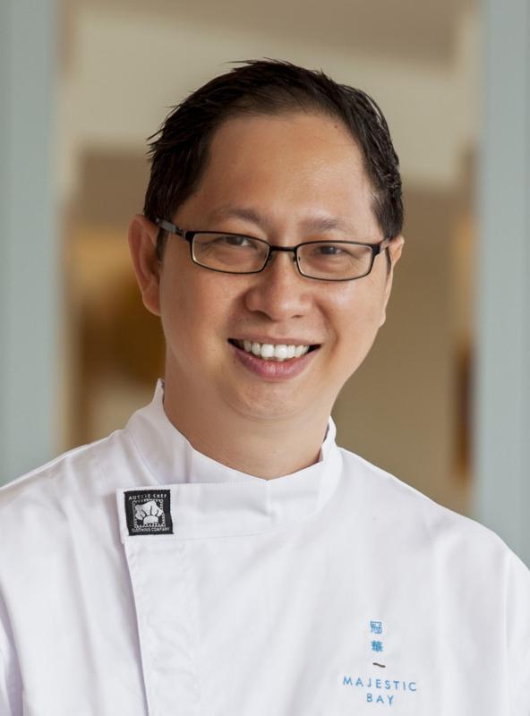 大华餐馆老板兼总厨杨彬源