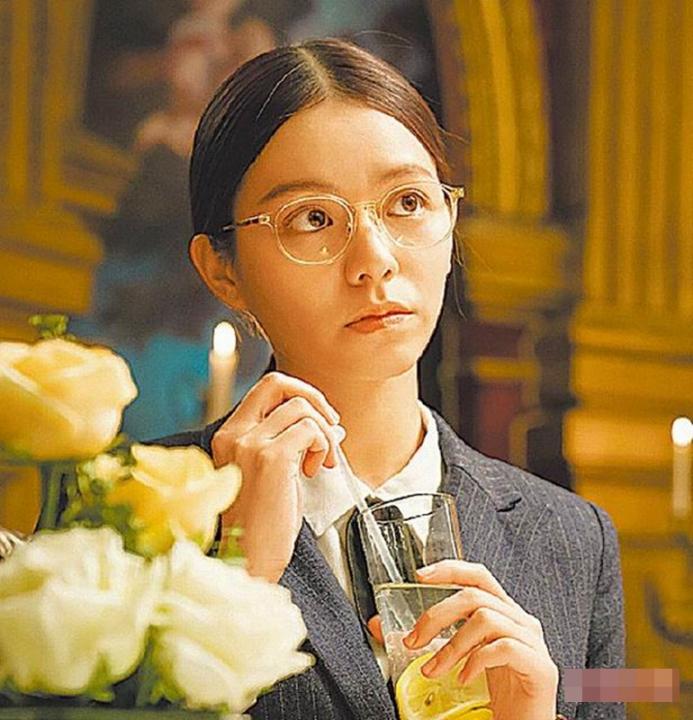 xi_hong_shi_shou_fu_rang_song_yun_hua_ren_qi_zai_pan_sheng_.__Medium.jpg