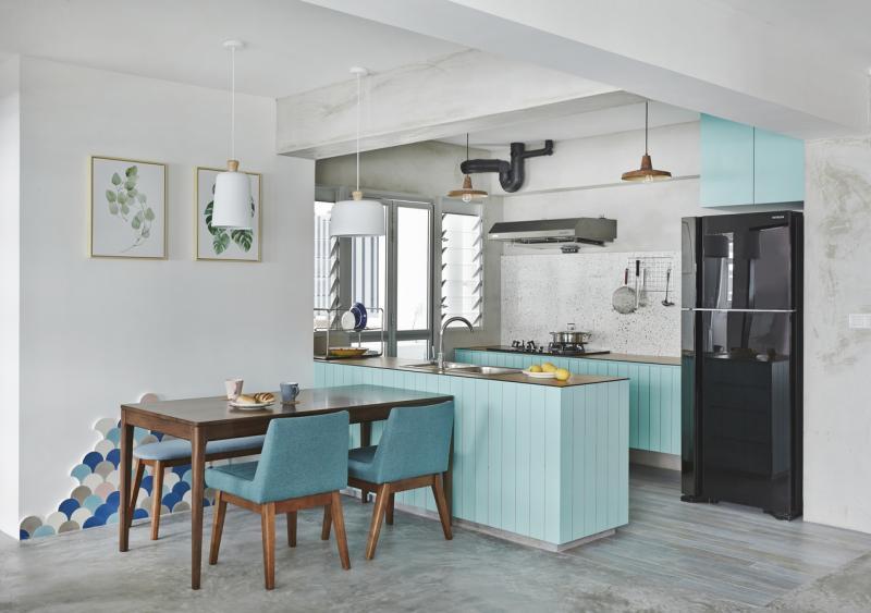 开放式的厨房采光充沛。