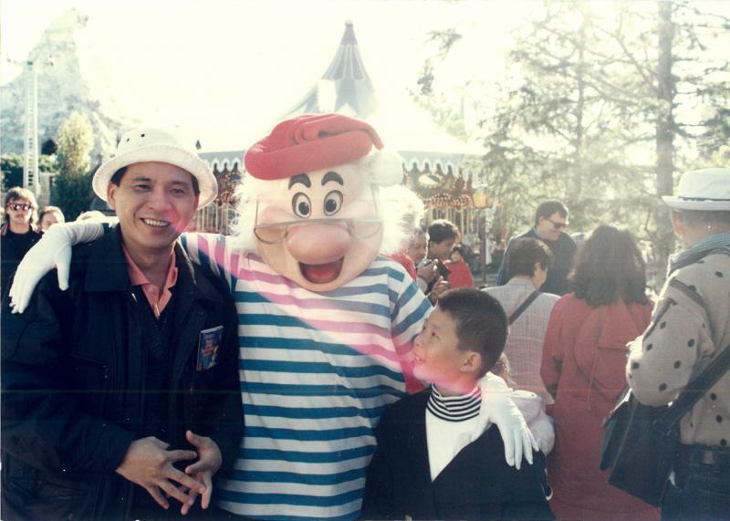 幼年的美国之旅,让陈俊元(右)对美国充满憧憬,影响了他日后出国留学的决定。(受访者提供)