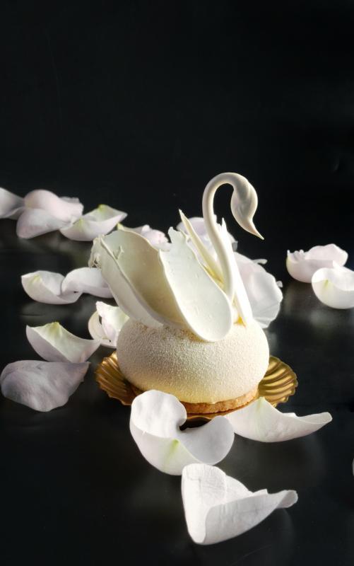 白天鹅情人节蛋糕。(Antoinette)