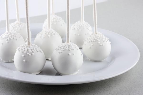cake-pops-1491619_960_720_Small.jpg