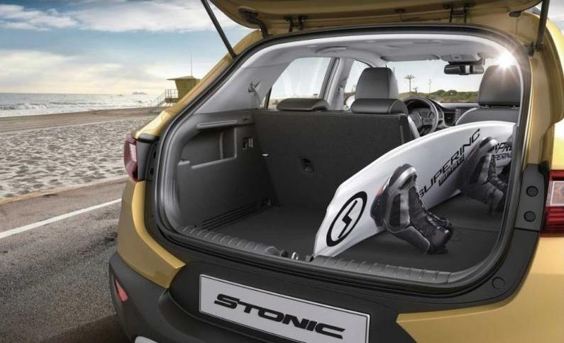 352公升的行李箱,折起后座座位,空间可增大至1155公升。