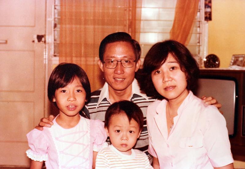 黄韵仁有个比他大四岁的姐姐,一家人都喜欢音乐。(受访者提供)