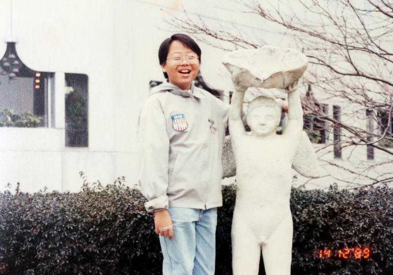 中学时的黄韵仁是个小胖子。(受访者提供)