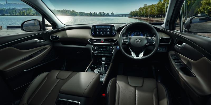 本地售卖的Santa Fe走高档路线，内饰看起来豪华舒适。