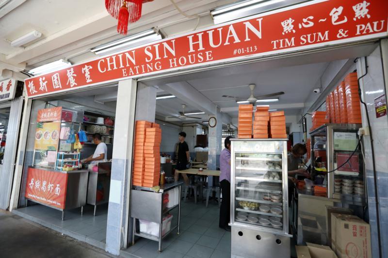 丹戎禺包最早是在创办人父亲开的咖啡店“振新园餐室”经营。(饶进礼摄)