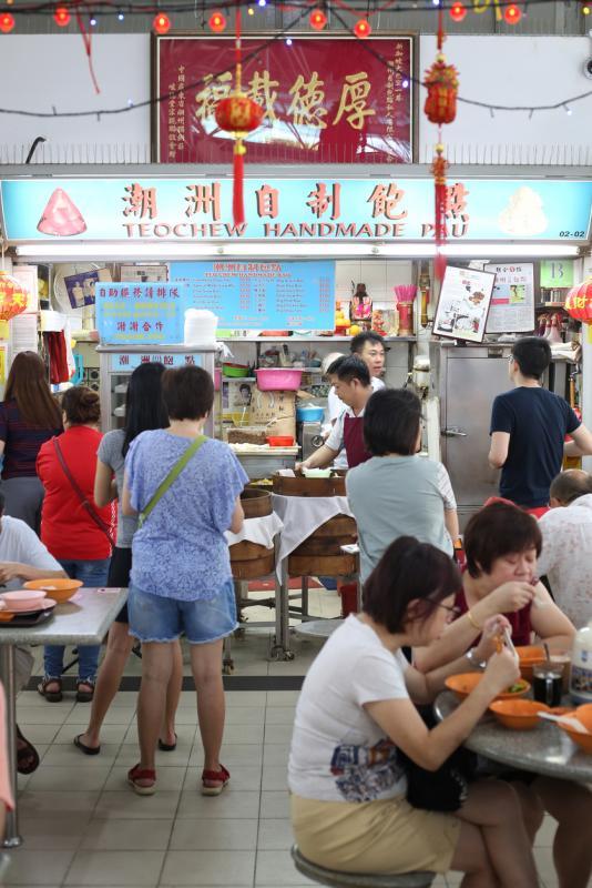 潮州自制包点位于大巴窑1巷的熟食中心。(龙国雄摄)