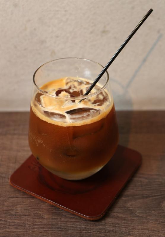 王敃杰用半年时间调配出来的“Espresso Tonic”,是特浓咖啡加汤力水的新饮料。