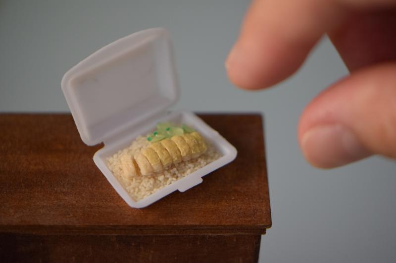 袖珍鸡饭模型逼真得令人垂涎三尺。