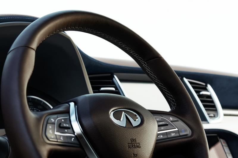 QX50驾驶盘有良好的握感。