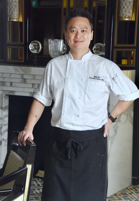 陈文祥形容厨房是个残酷的地方。