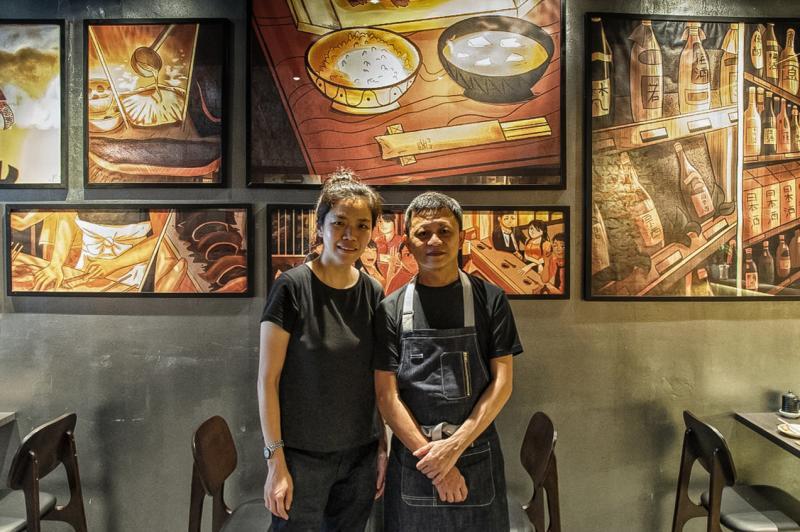 李清松夫妇实现开设居酒屋的梦想,并以喜爱的日本漫画作为装饰。