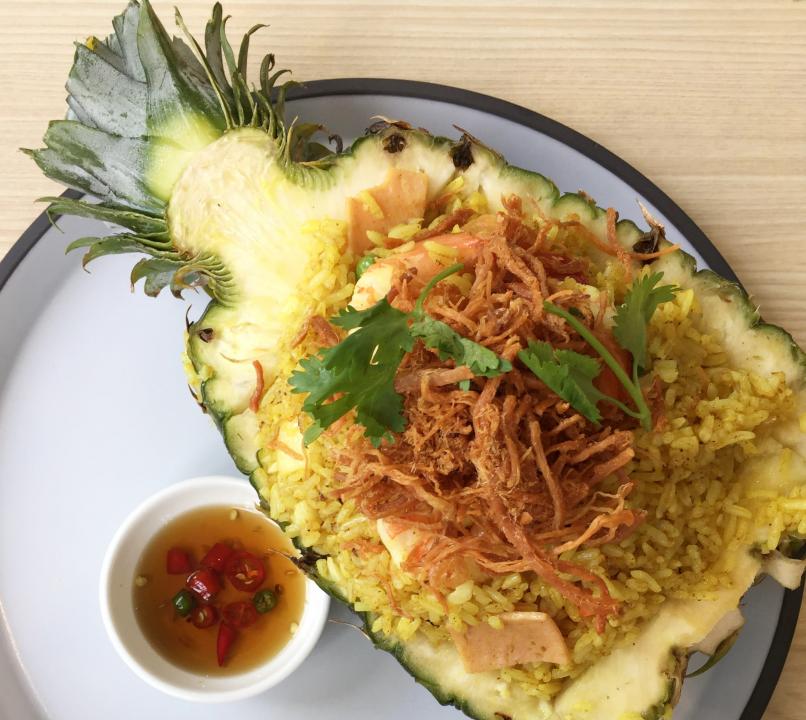 Baan Ying黄梨炒饭