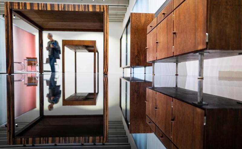 德国建筑师密斯·凡·德罗（Ludwig Mies van der Rohe）设计的家具，在魏玛包豪斯博物馆展示。他相信形式绝非目的，好的功能就是美的形式。其最重要的设计箴言是“少就是多”。（法新社）