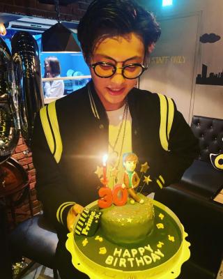 棒棒堂, 王子, 邱胜翊, 生日