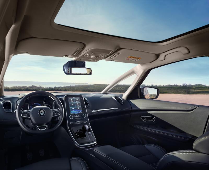 A柱玻璃窗左右仪表旁的A柱玻璃窗，可减少盲点。