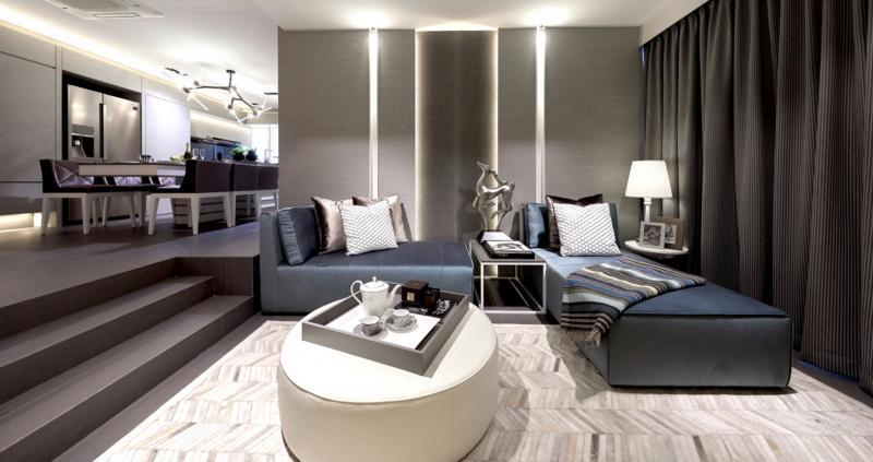 屋子大厅是一大焦点,中间下陷,有两级梯阶。