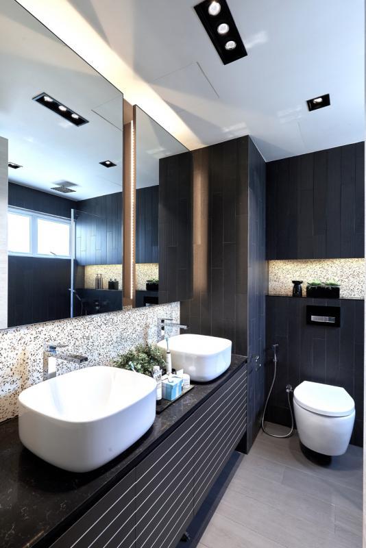 浴室采用双面盆设计,地砖和墙砖都来自西班牙。