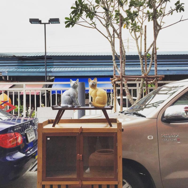 每一件老东西都散发着一种岁月淘洗出来的迷人光晕。