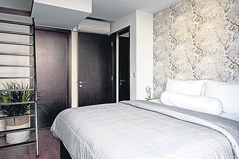 主卧色泽淡雅，有袅袅东方风韵。