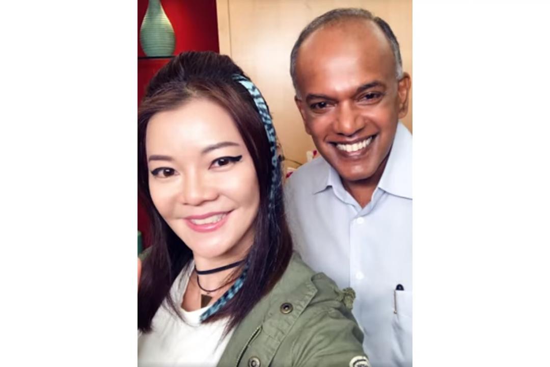 庄米雪与内政部长兼律政部长尚穆根自拍合影。(视频截图)