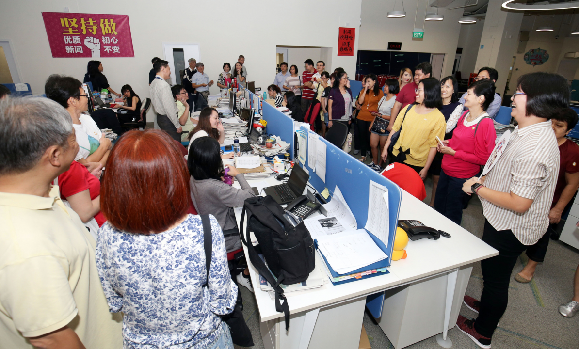20190406-cmg-newsroom-500-fans-newsroom-tour_Medium.png