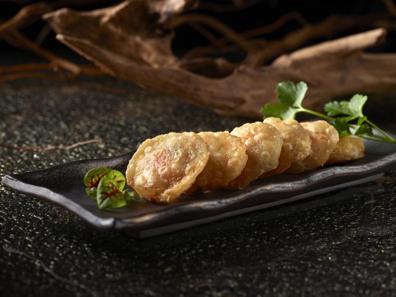 传统菜肴桂花柚子酱炸蟹枣。