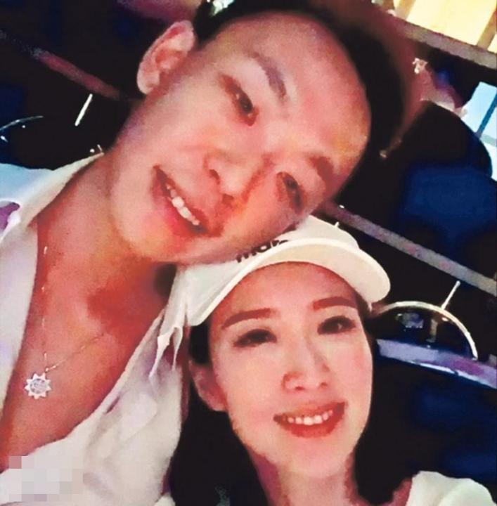 yao_zi_ling_you_yu_raymondzuo_.__Medium.jpg