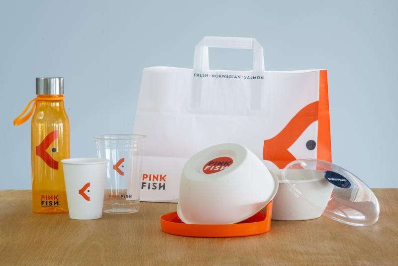 Pink Fish的所有包装和餐具都采用可生物降解材料，成本因此高出两倍。（餐馆提供）