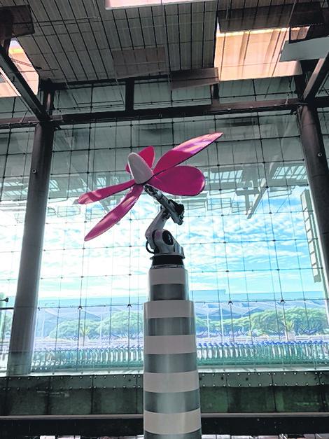 13米高的“Daisy”（雏菊）装有光源感测器。