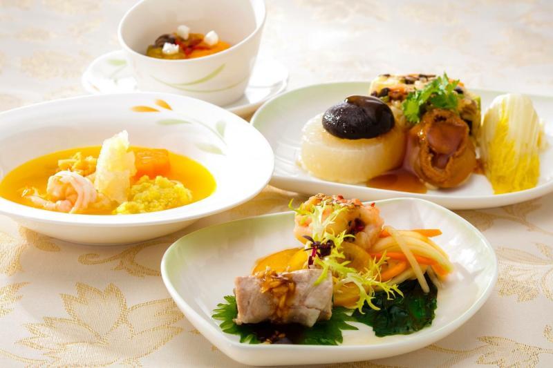 名厨黄清标为长荣航空设计的“谭府官宴”菜单。(长荣航空提供)