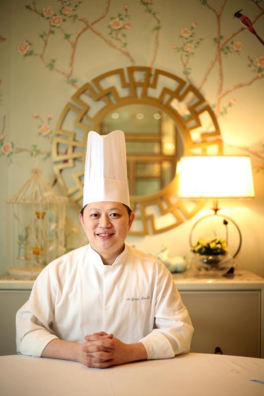 澳门米其林三星餐馆誉珑轩行政总厨欧阳文彥，不久前来新加坡和玉楼主厨梁志贤携手举行四手联弹活动。