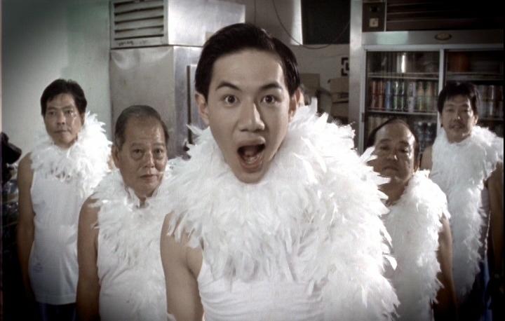 陈真正（左一）在陈子谦2001年纪录短片《福协隆》演出。（陈子谦提供）