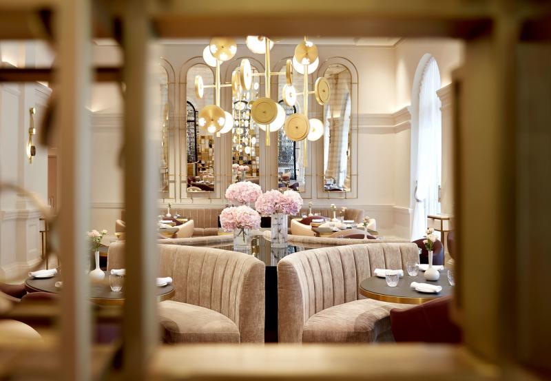 La Dame de Pic餐馆有沙发座椅,没有一般高级餐馆拘谨。