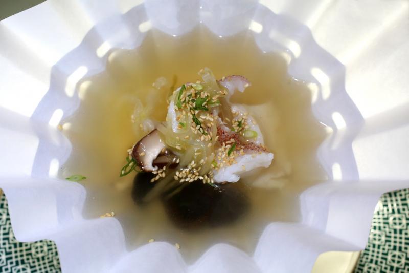 纸锅烧酸菜浸星斑球
