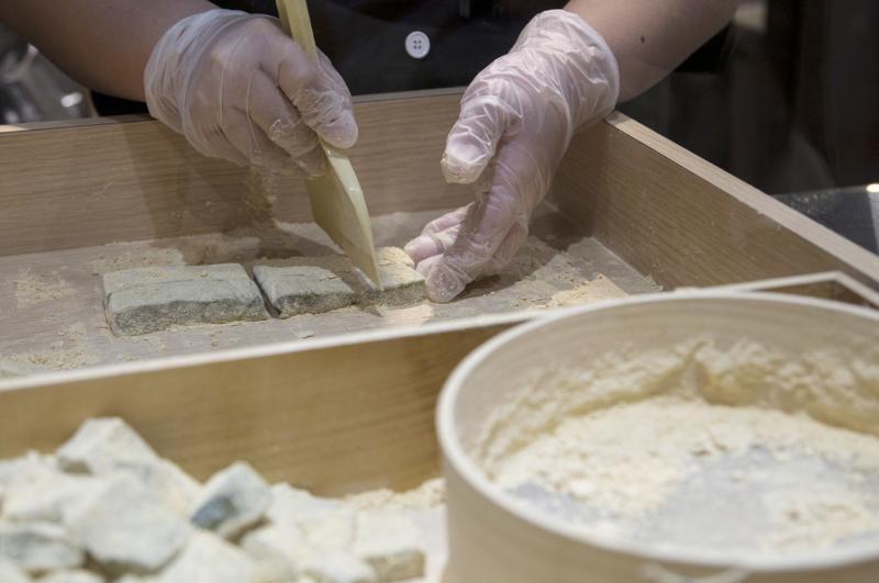 108 Matcha Saro现做现卖的抹茶甜品蕨饼。(林琬清/特约摄影)