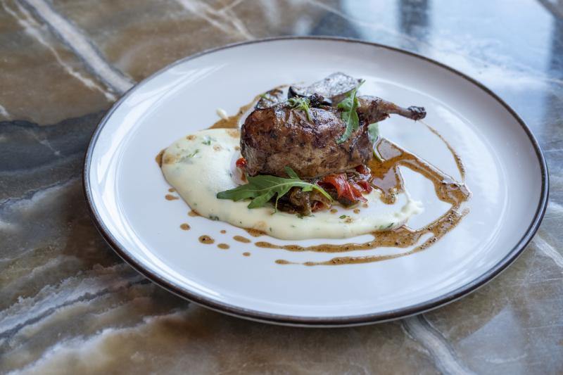 法式鹌鹑，烹制方式非常传统。